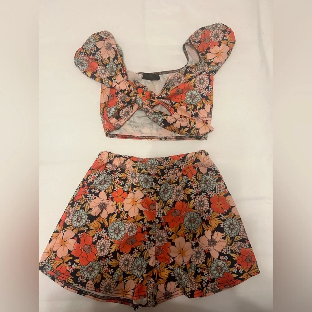 Matching set - Picture 2 of 3